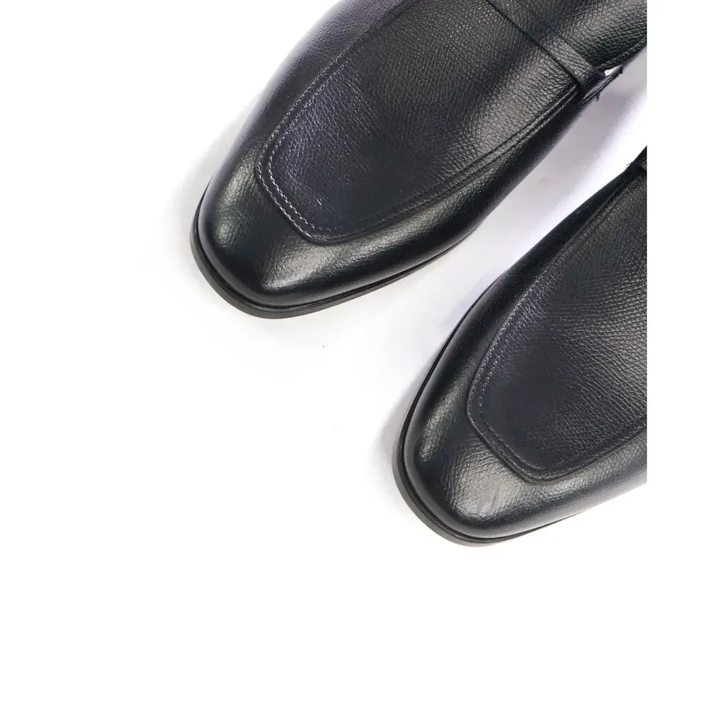 $950 FERRAGAMO - Black 